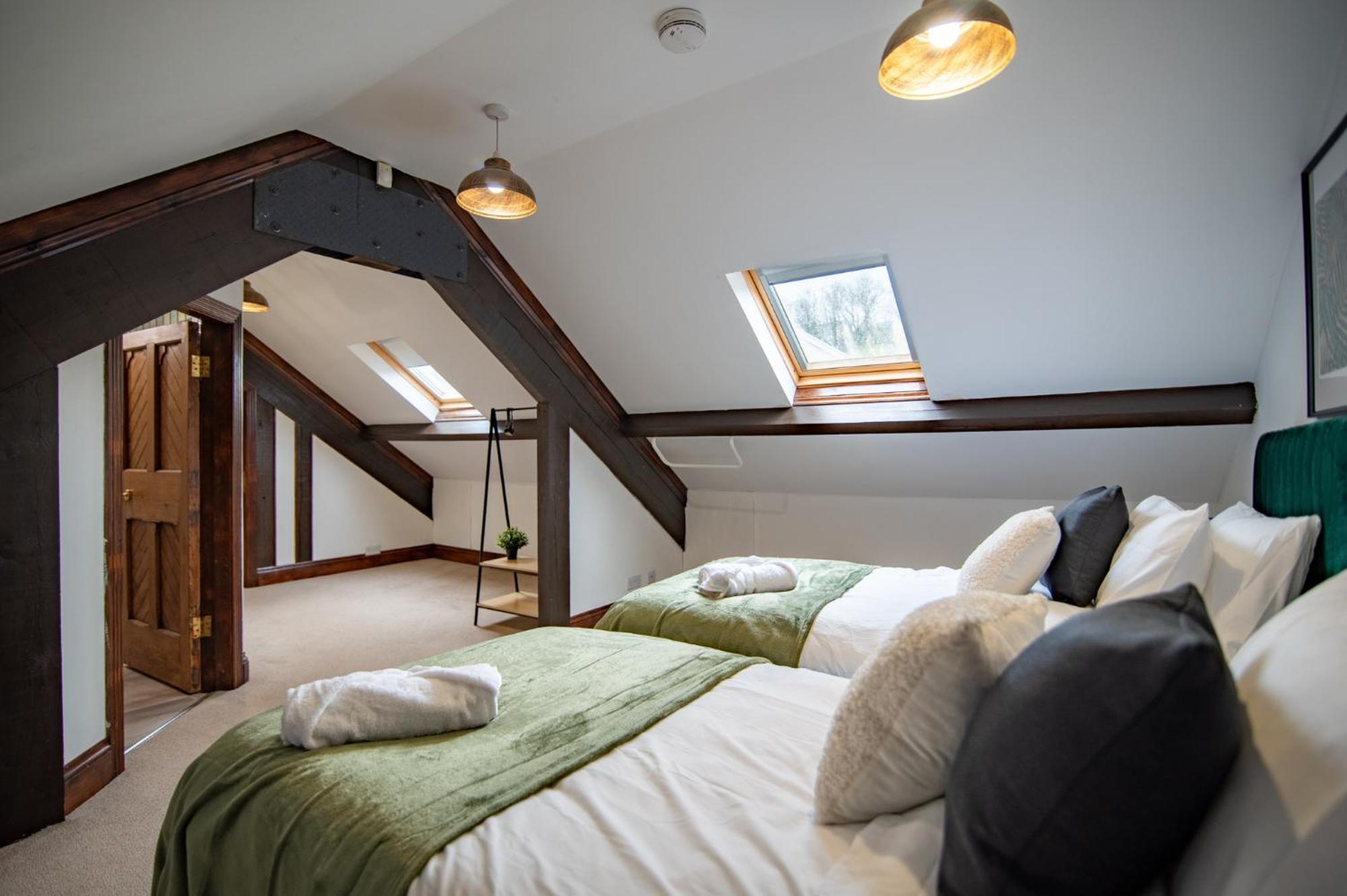 Madison House - Converted Church 5 Bed Pontypool Zewnętrze zdjęcie