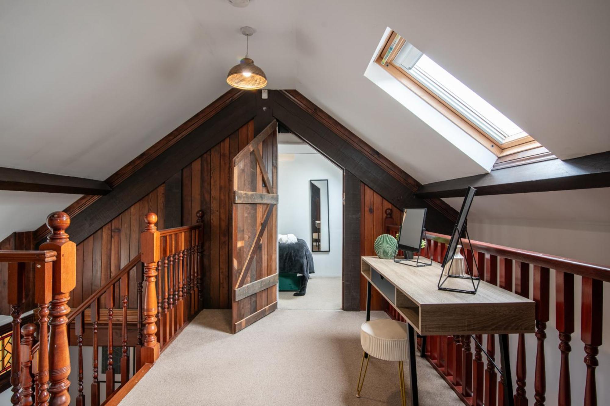 Madison House - Converted Church 5 Bed Pontypool Zewnętrze zdjęcie