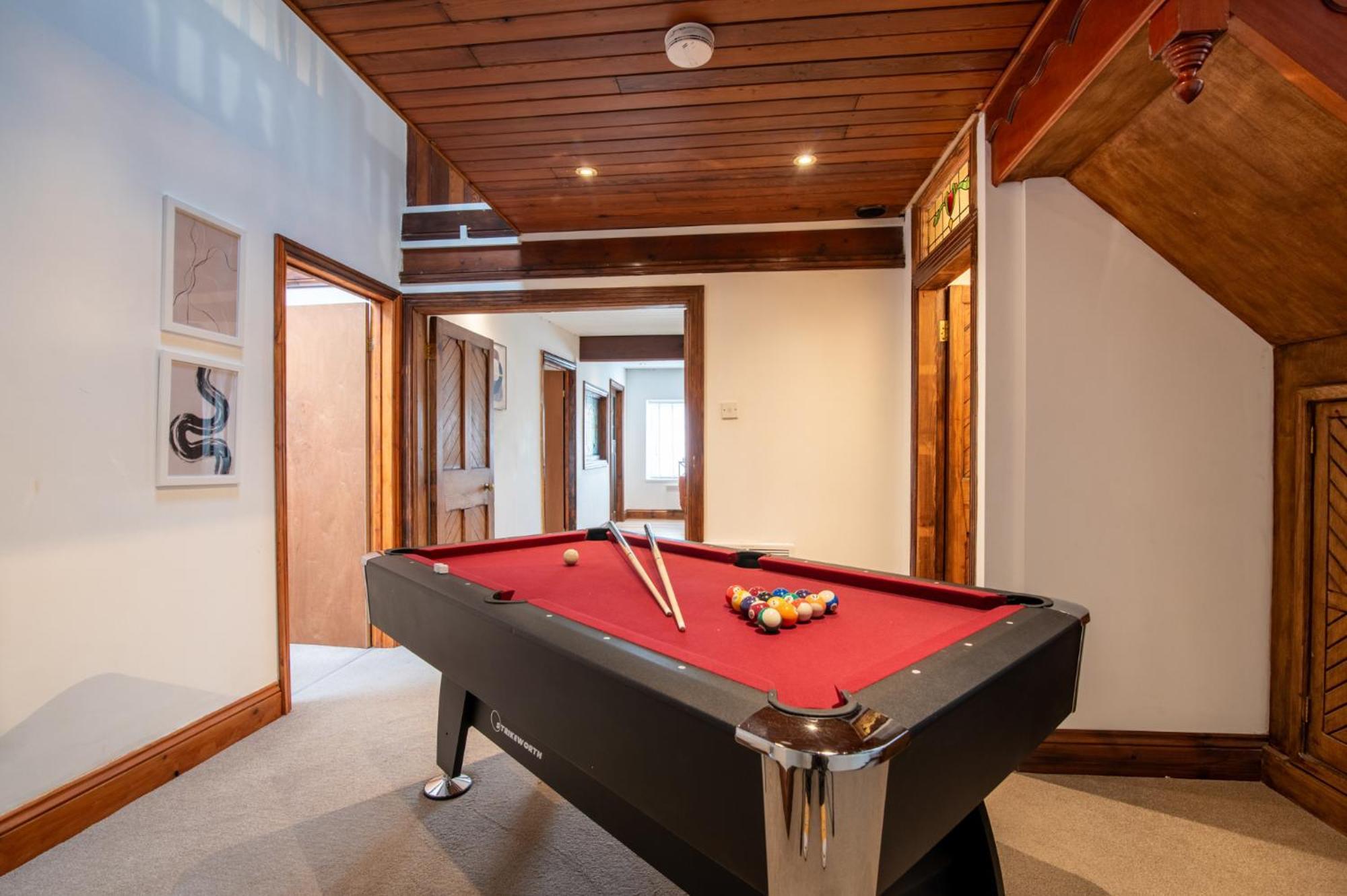 Madison House - Converted Church 5 Bed Pontypool Zewnętrze zdjęcie
