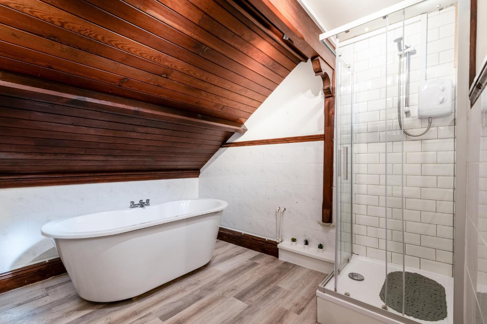 Madison House - Converted Church 5 Bed Pontypool Zewnętrze zdjęcie