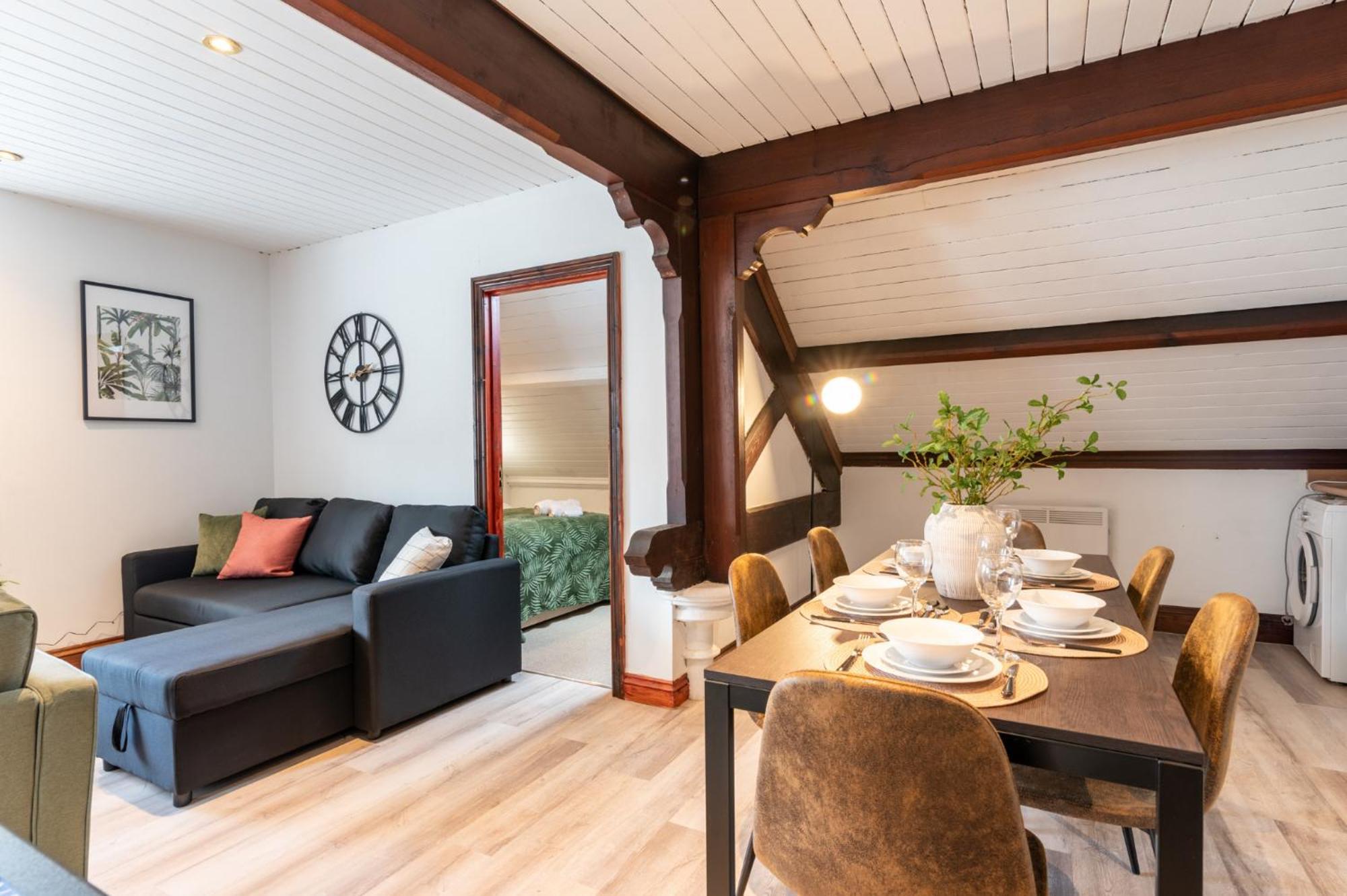 Madison House - Converted Church 5 Bed Pontypool Zewnętrze zdjęcie