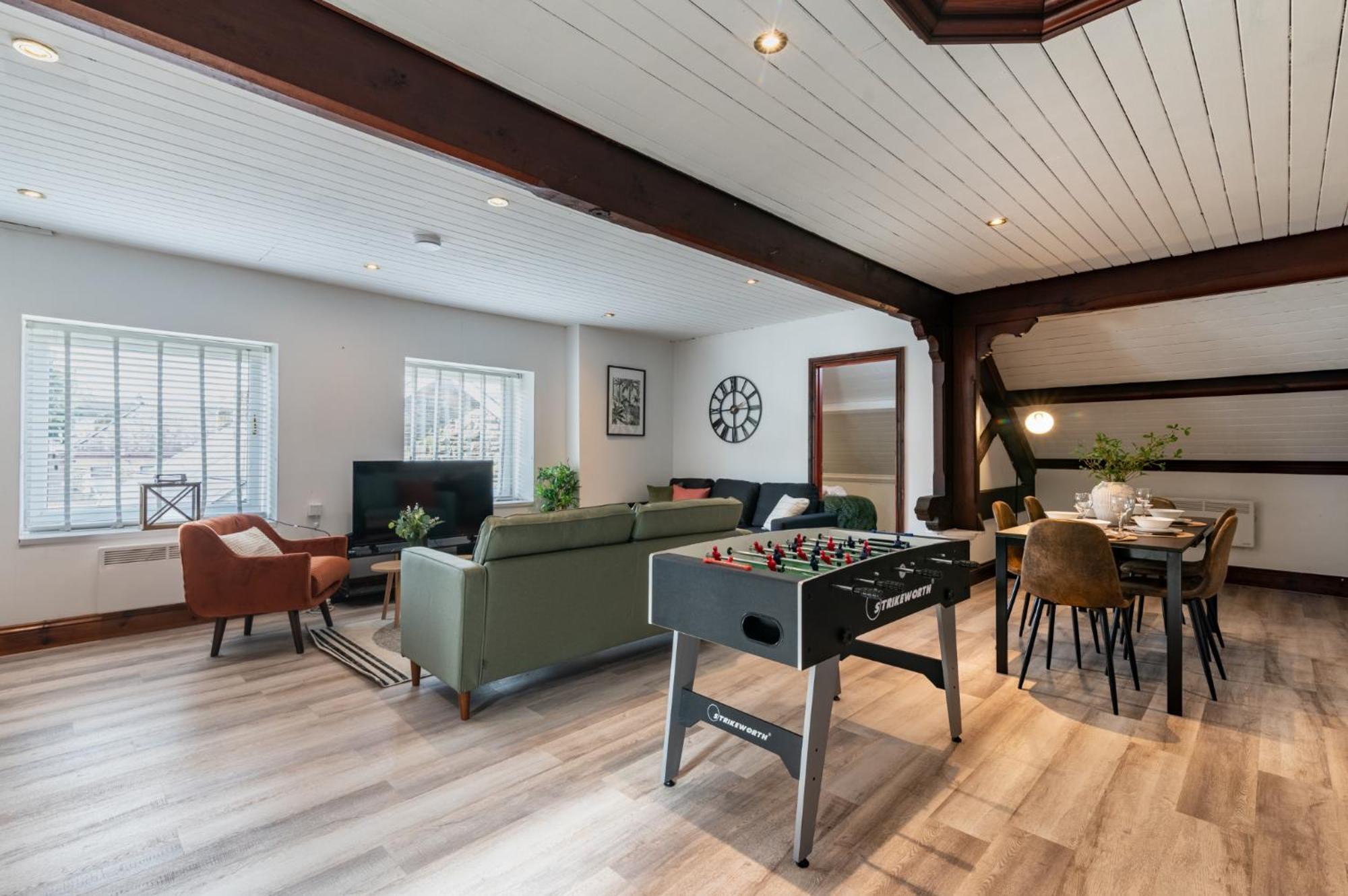 Madison House - Converted Church 5 Bed Pontypool Zewnętrze zdjęcie